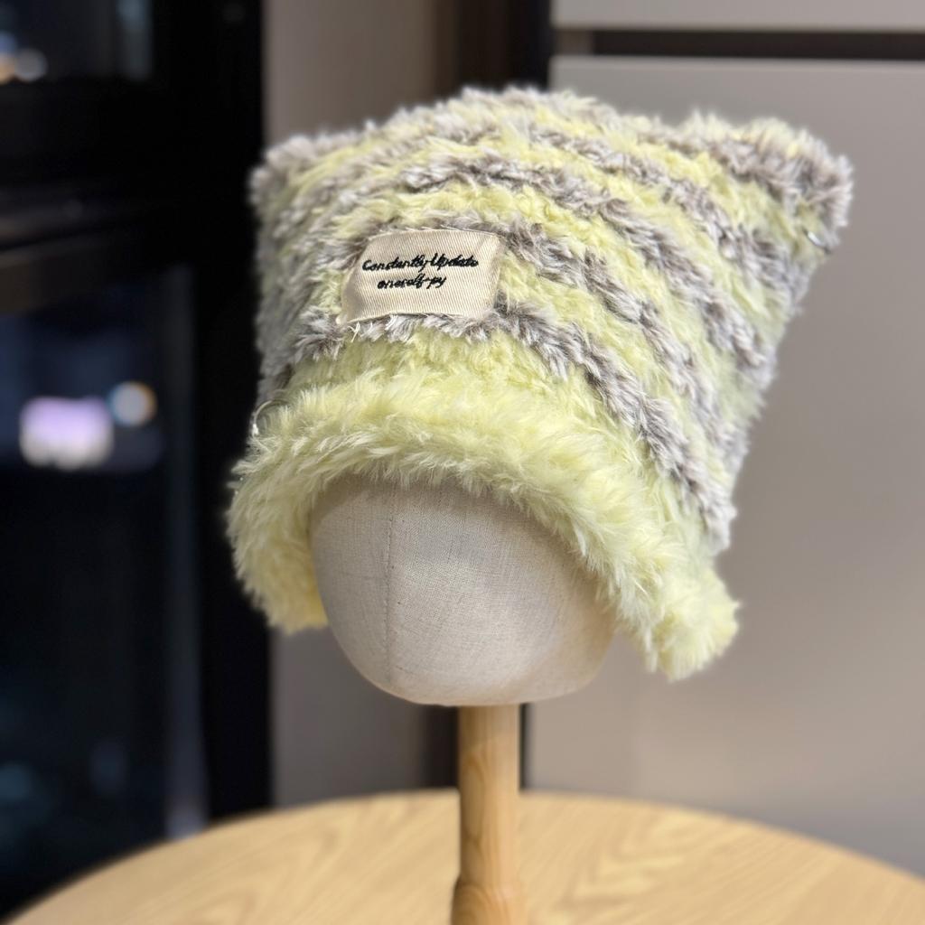 Soft and Waxy Face showing Small Korean Style Striped Hat for Girls in Autumn and Winter Cold Proof Thickened Plush Knitted Hat Versatile Warm Hat