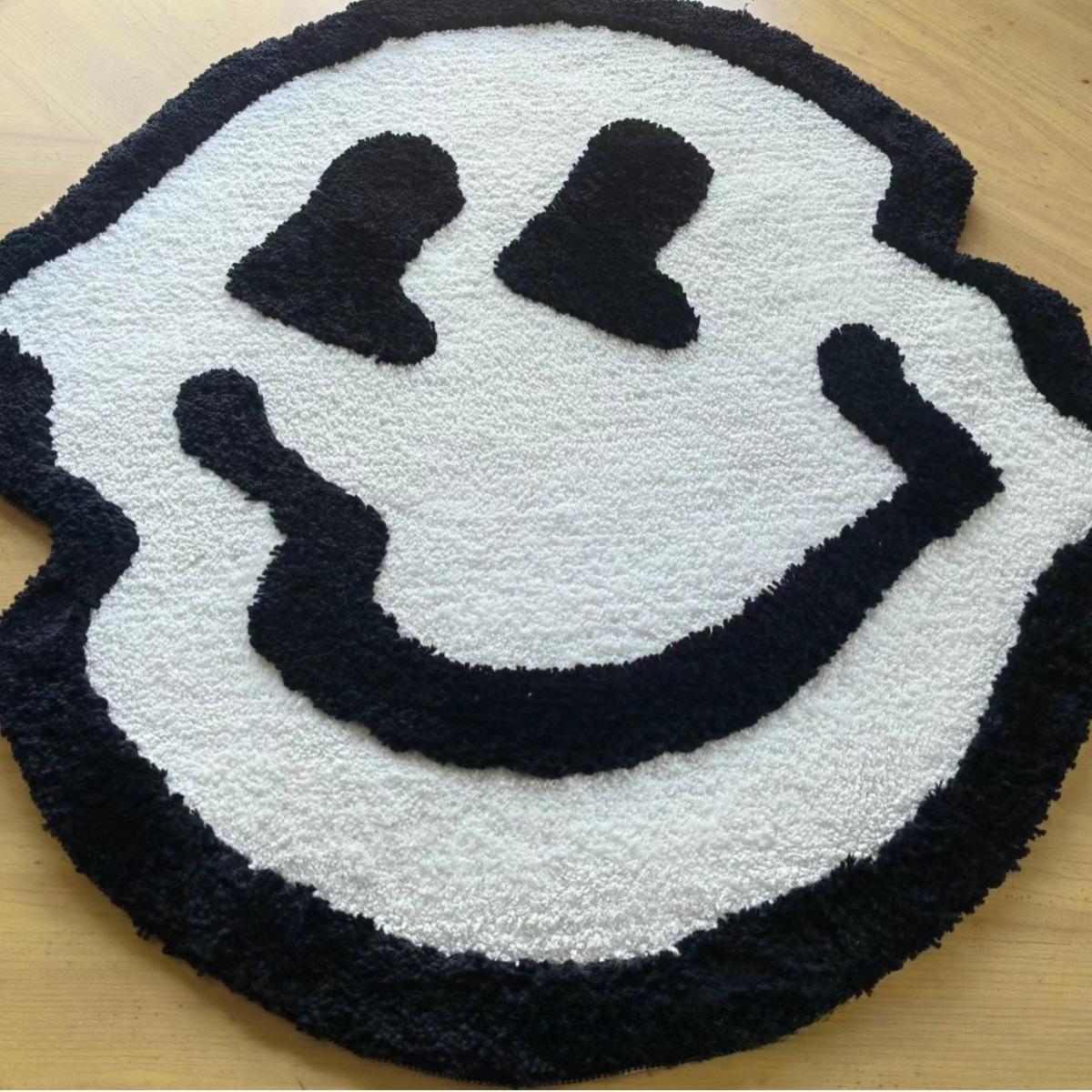 

Distorted Smile Face Rug Christmas Carpet Outdoor Water-Absorbing Dirt-Resistant Non-Slip Kitchen Home Bedroom Sofa Office 60x60cm білий