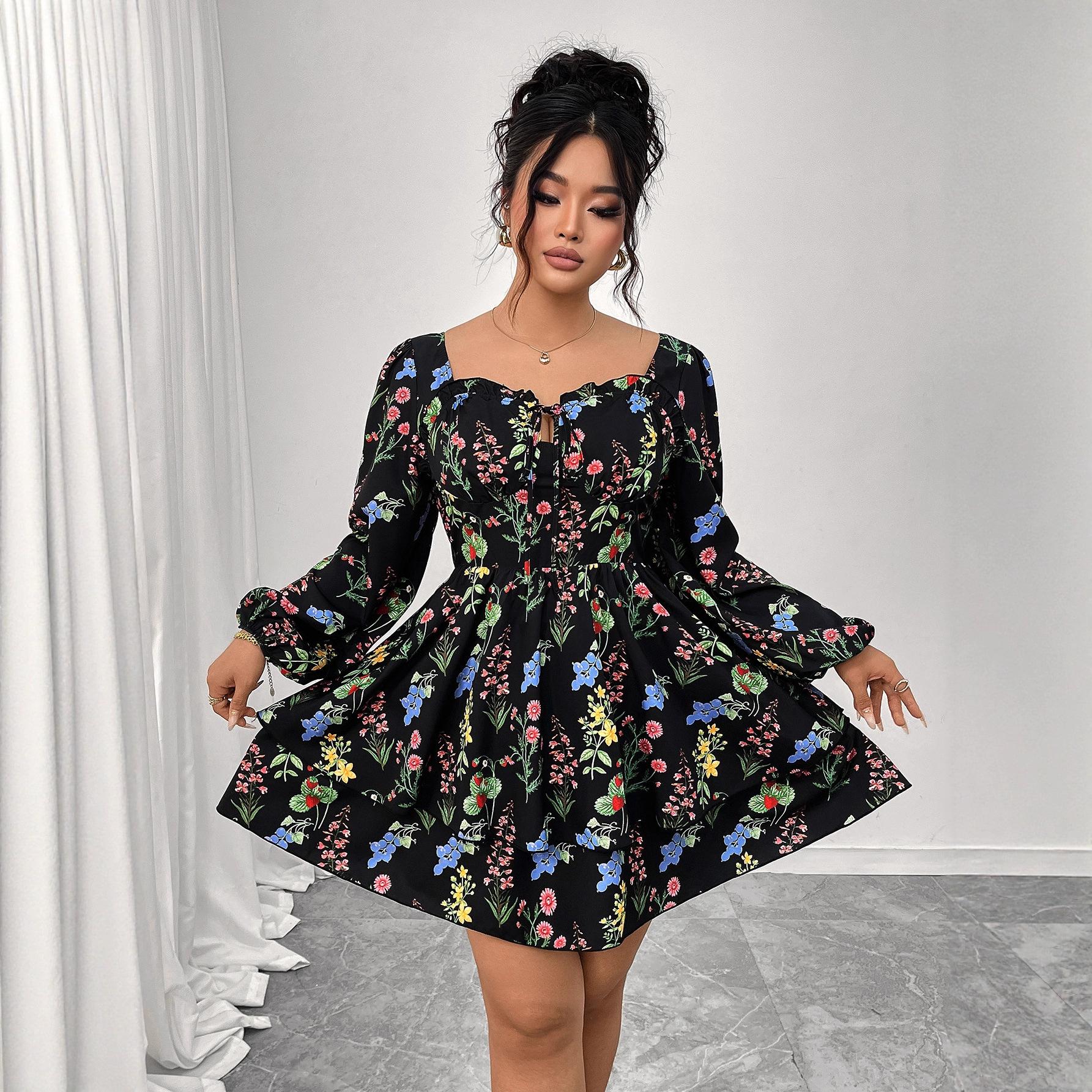 

Mini Dress with A Square Neckline, Open Back and Puff Sleeves In A Floral Print XL чёрный