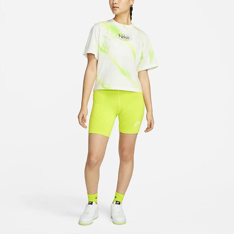 Nike T Shirts Women's White Crew Neck Moderate Straight Fit DQ3142-100