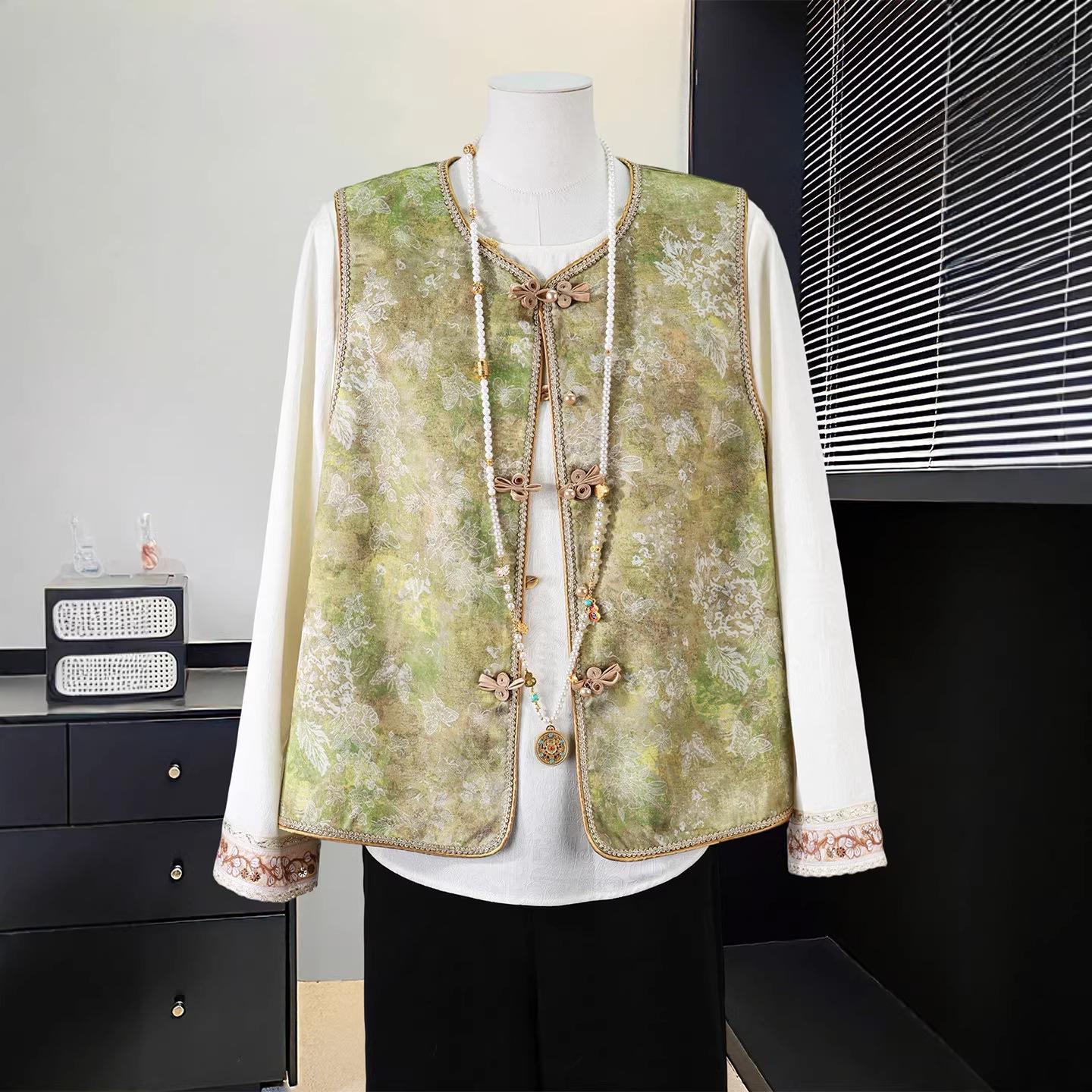 

Spring Vest: Chinese Style Jacket for Middle-Aged & Elderly Women – Age-Defying Mother s Day Gift 4XL (135-150 jin)