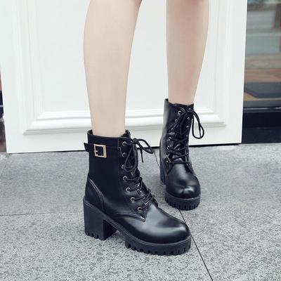 Martin-Stiefel im britischen Stil mit hohem Absatz für Damen – Herbst/Winter 2024, modische kurze Stiefel mit dickem Absatz im koreanischen Stil.