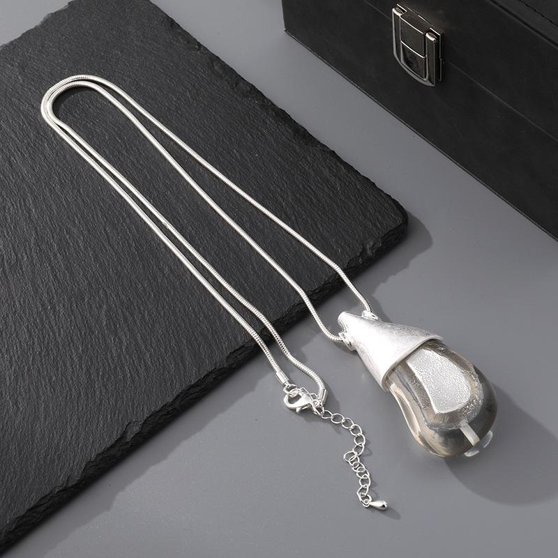 European and American light luxury water drop pendant necklace women's simple fashion metal long sweater chain high-end accessories