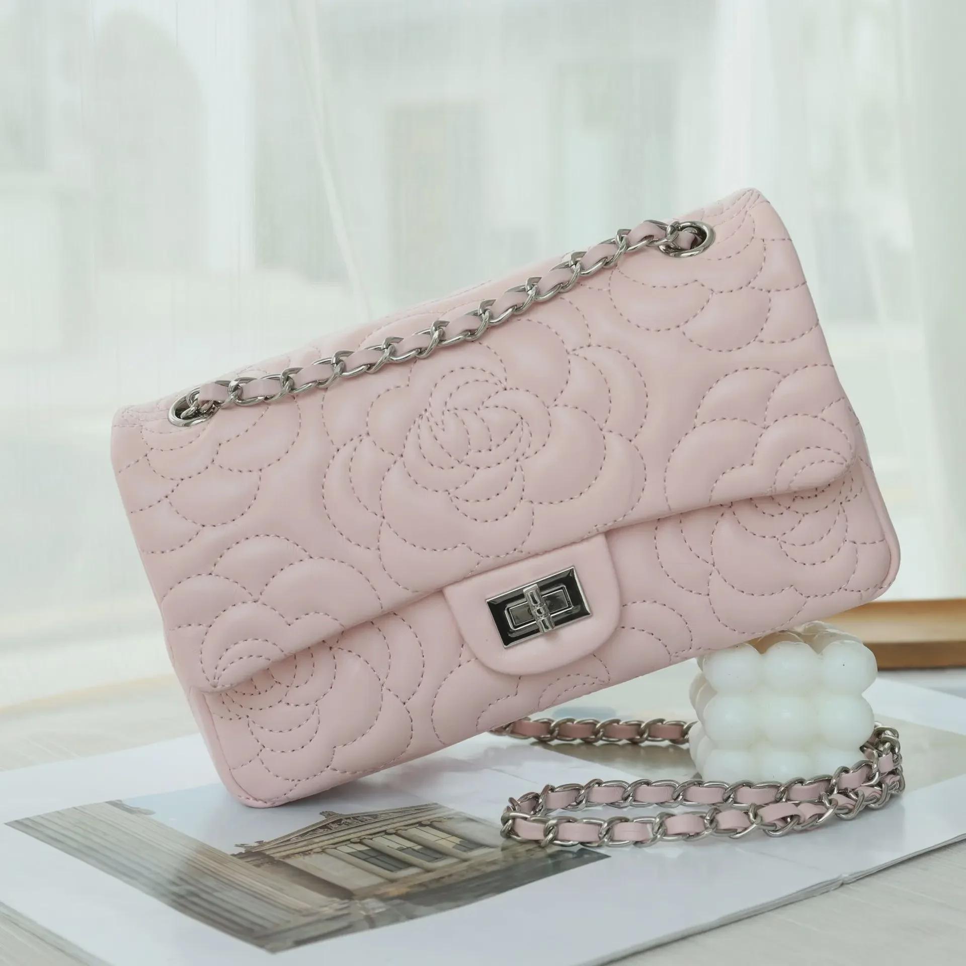 

Элегантная сумка через плечо из кожи Camellia - женская, роскошная, квадратная, через плечо 26cm x 8cm x 15cm