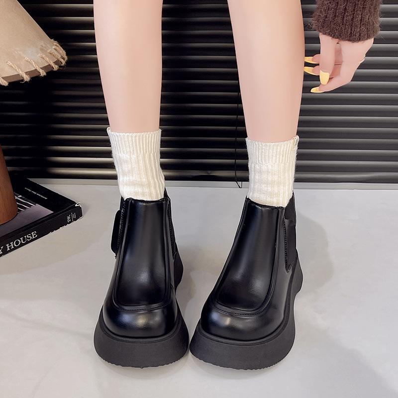 Retro Martin Boots Women's New Autumn Small Man Looking Thin Short Boots Simple Thick-soled Small Leather Shoes