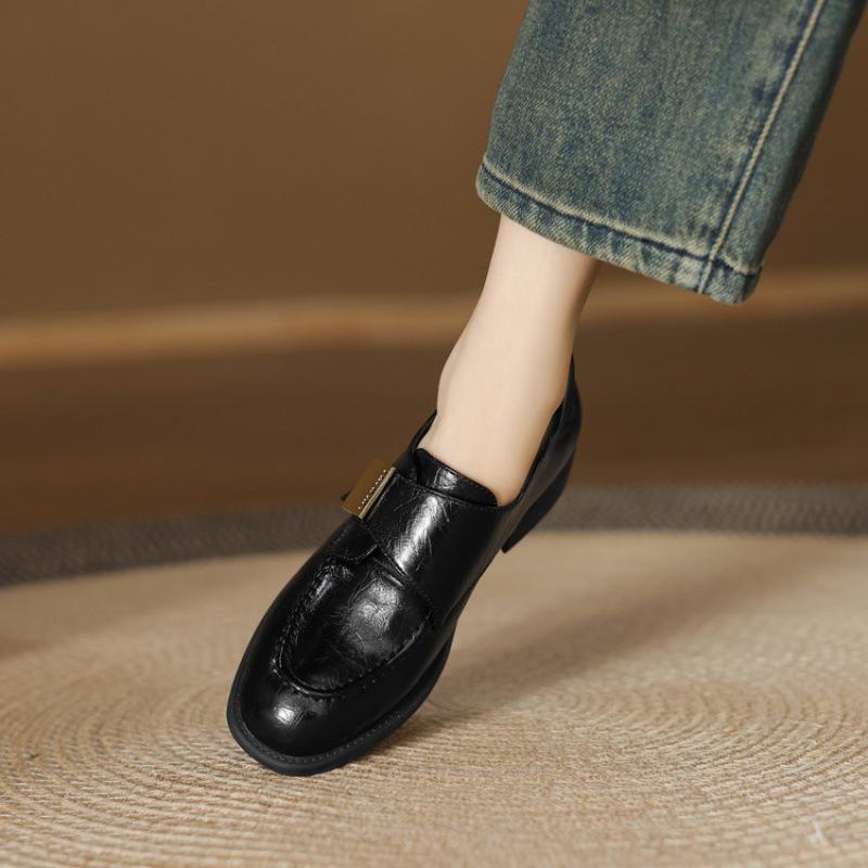 New four-season casual single shoes round head large size shoes rubber soft-soled leather shoes square heel flat shoes one pedal women's shoes