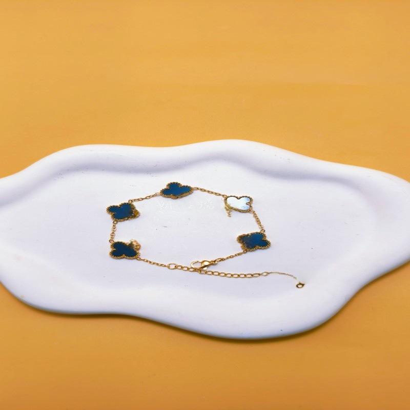 Luksusowa dwustronna bransoletka z koniczyną z masy perłowej dla par, galwanizowana 18-karatowym złotem z wykwintnym wykonaniem.