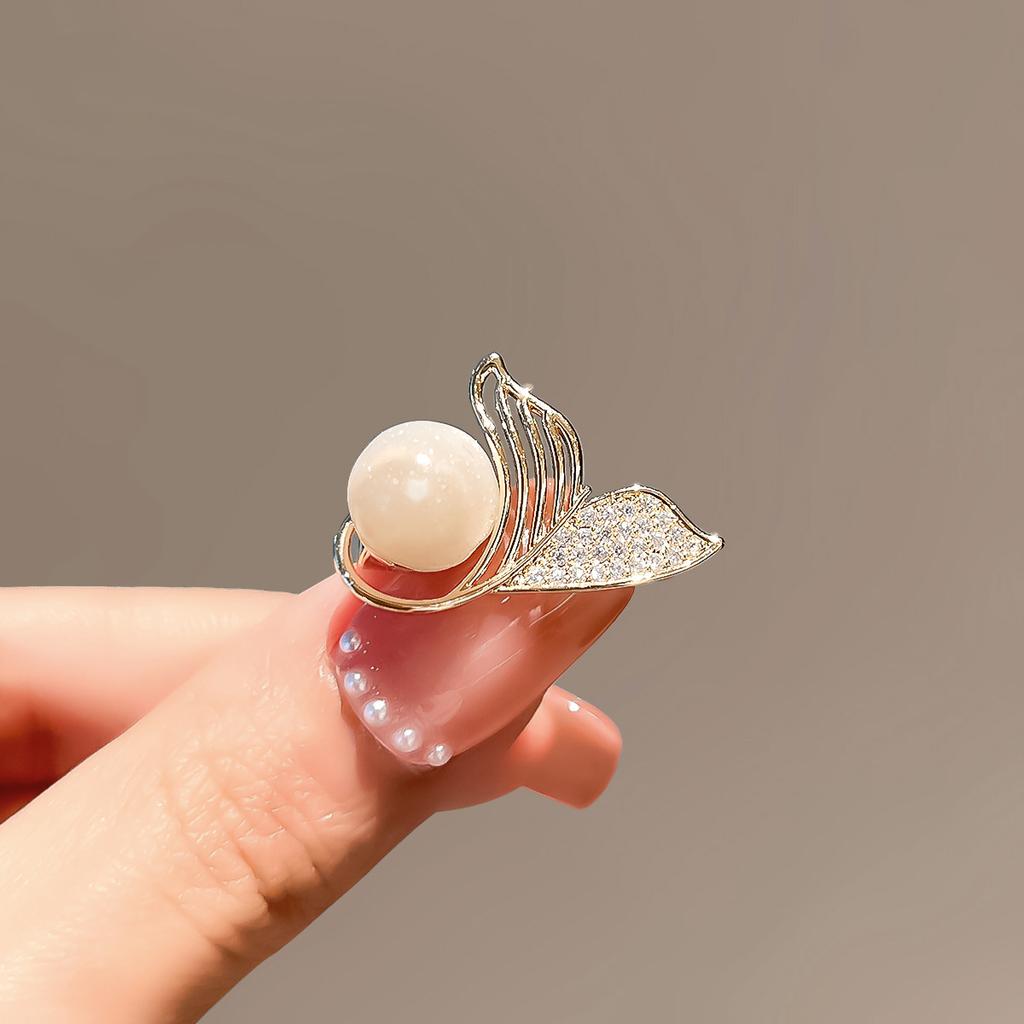 Opal Flash Diamond Bow Small Brooch Versatile Temperament Pin Anti-Light Artifact Fixed Clothes Suit Collar Pin