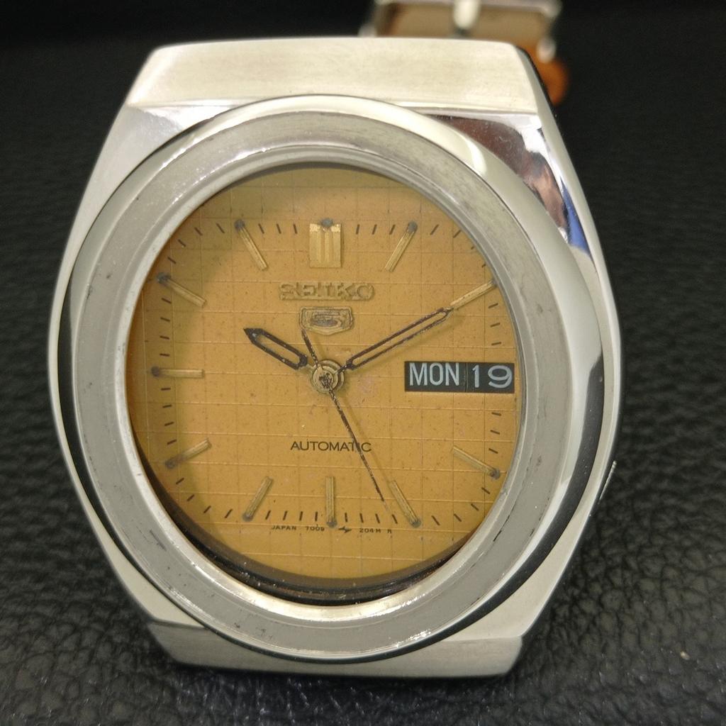 VINTAGE SEIKO 5 AUTOMATIC JAPAN MENS ORIGINAL DIAL WATCH a702371-5