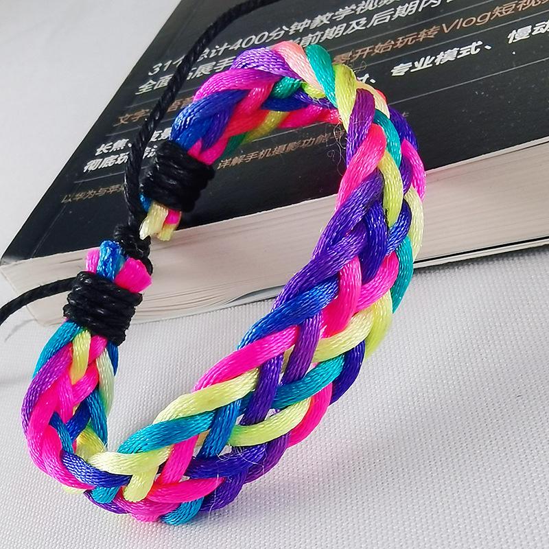 Kleurrijk Handgemaakt Retro Hennep Touw Geweven Armband – Drakenbootfestival Accessoire.