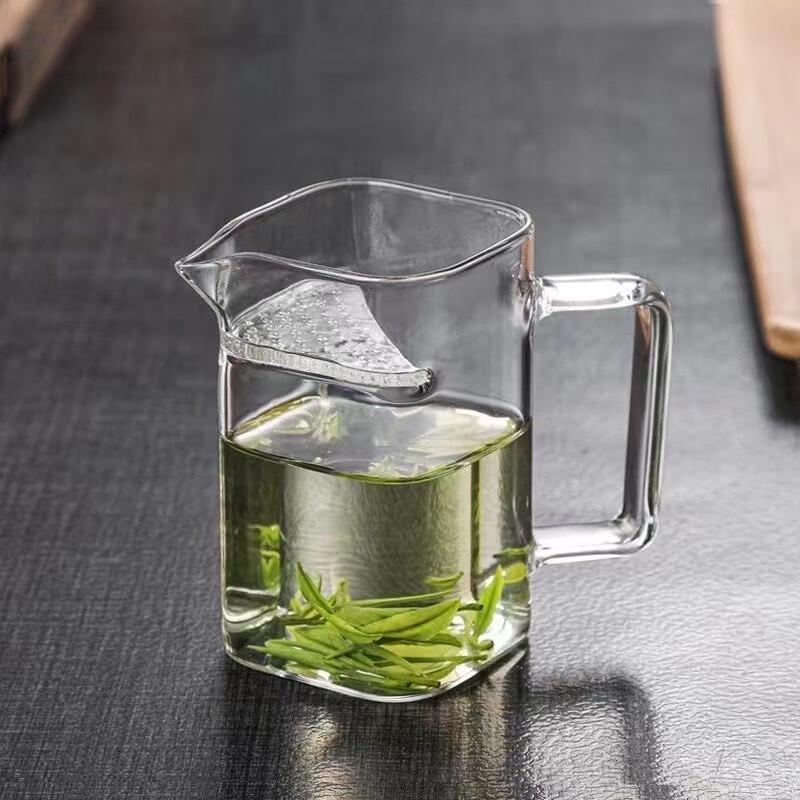 Shangqi Glass Crescent Tea Cup with Infuser