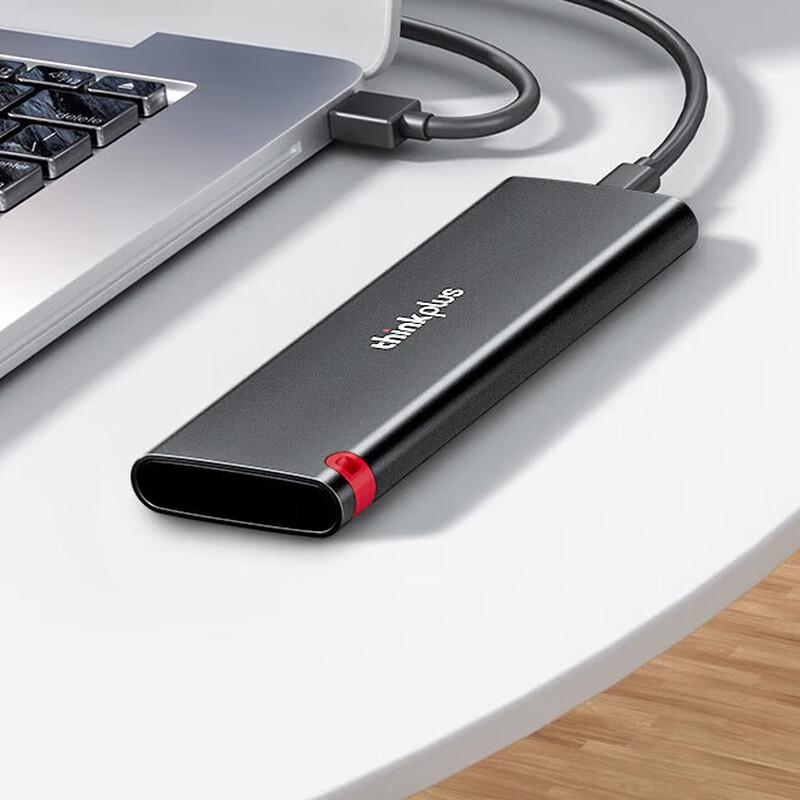 

Портативный SSD-накопитель ThinkPlus с высокой скоростью