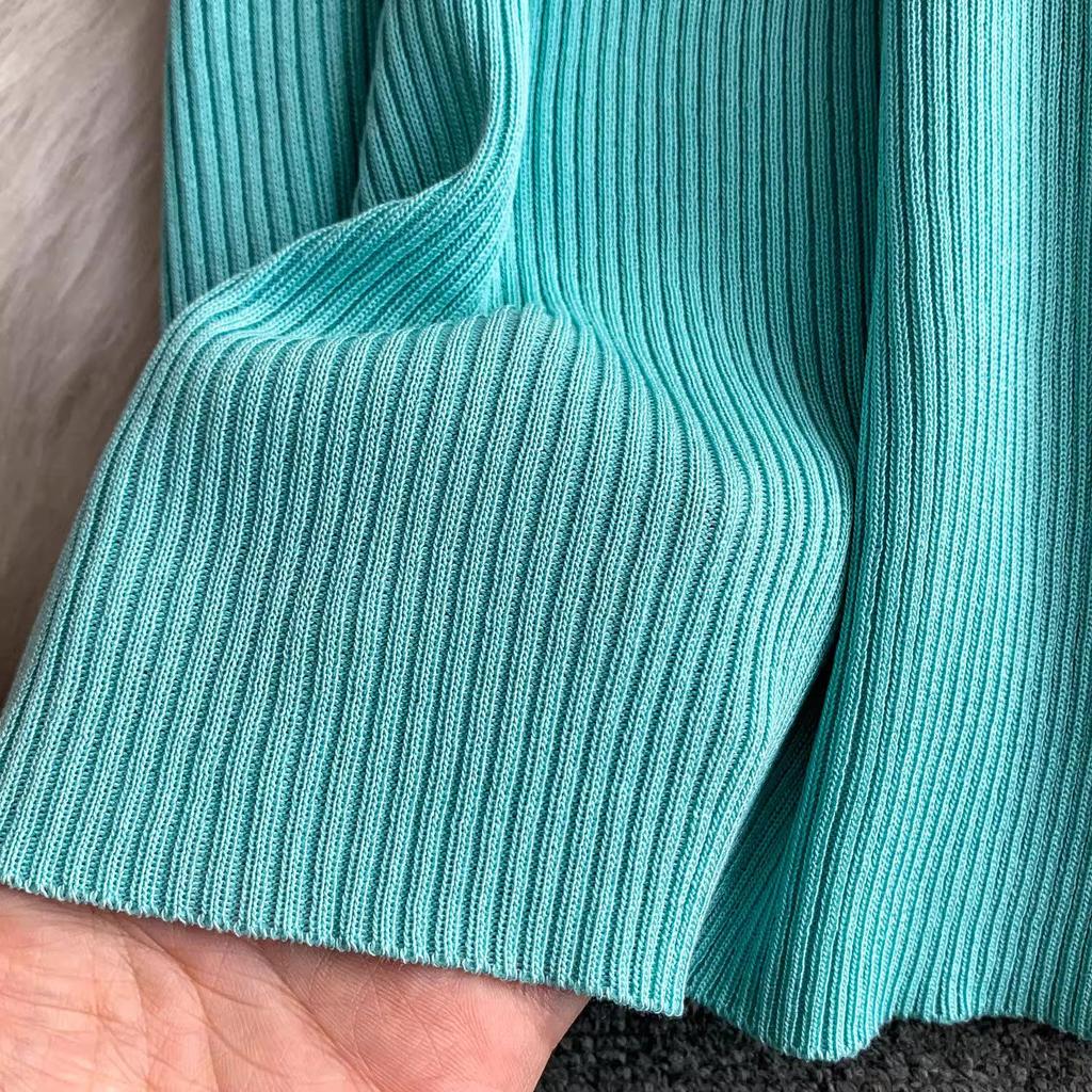 Celebrity Goddess Sexy Knit Dress with Metal Buckle Waist, Round Neck, and Hip-Hugging Slim Fit