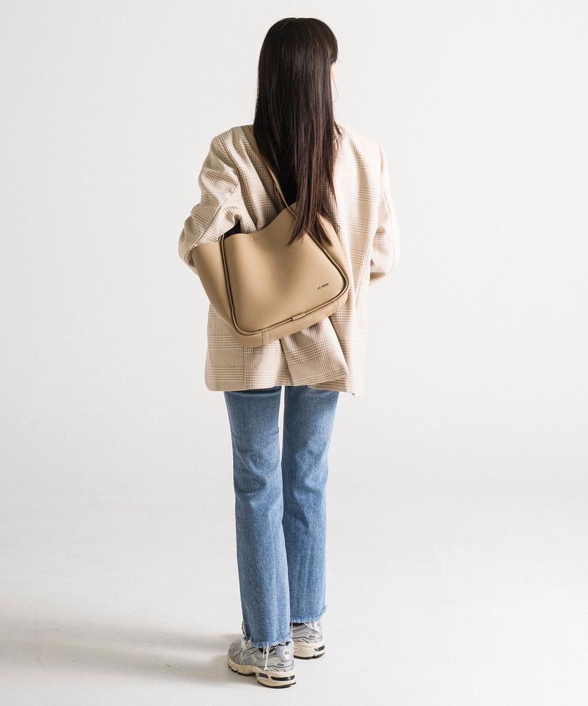 Lemine Belted Shoulder Bag (Taupe)