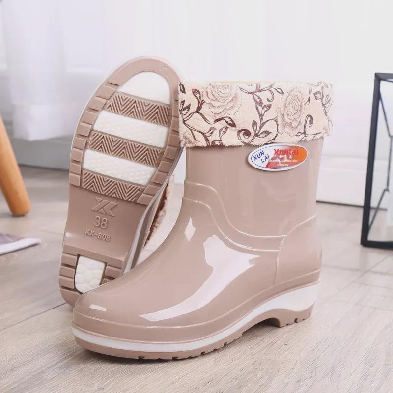 Women's Non-Slip Short Rain Boots - Fashionable, Warm, Low-Cut Rubber with Velvet, One-Piece Design