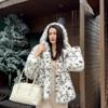 The new Haining leopard print fox fur bobcat fur coat is thickened in winter, and the new commuter design sense