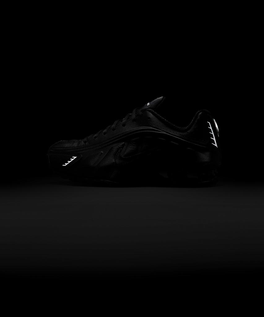 Nike Shox R4 W - Black:Max Orange:Black / Ar3565-004