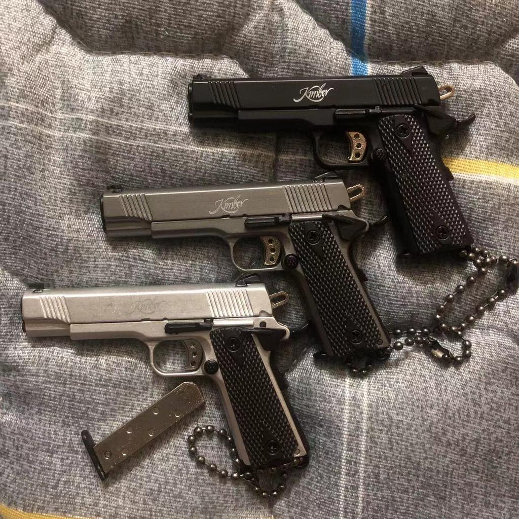 Alloy 1:3 Mini 1911 Pistol Model Keychain Pendant Detachable Fake Toy Gun For Weapon Adult Children Christmas Gift