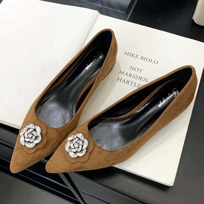 Luxury Crystal Flower Decoration Muels Shoes Women Sexy Pointed Toe Square Low Heel Women Pumps Red Suede Elegant Cozy Flat Shoe
