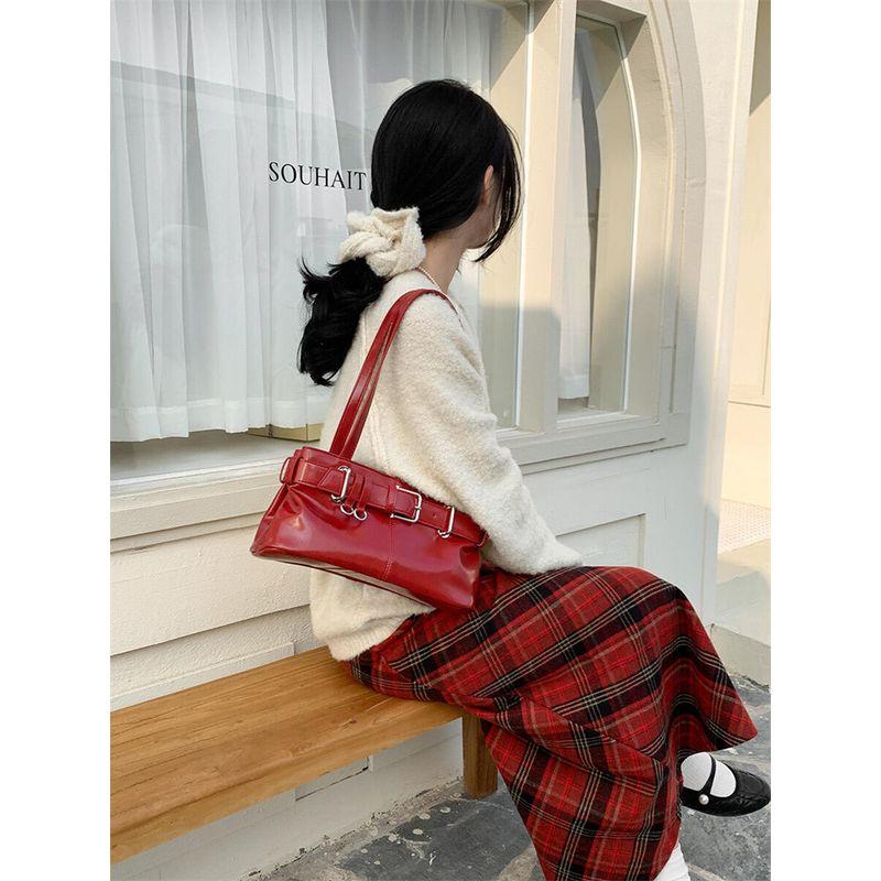 

Retro Portable Commuter Bag Women 2025 New High Sense Hong Kong Style Gyaru Underarm Bag Casual All-matching Shoulder Bag Red