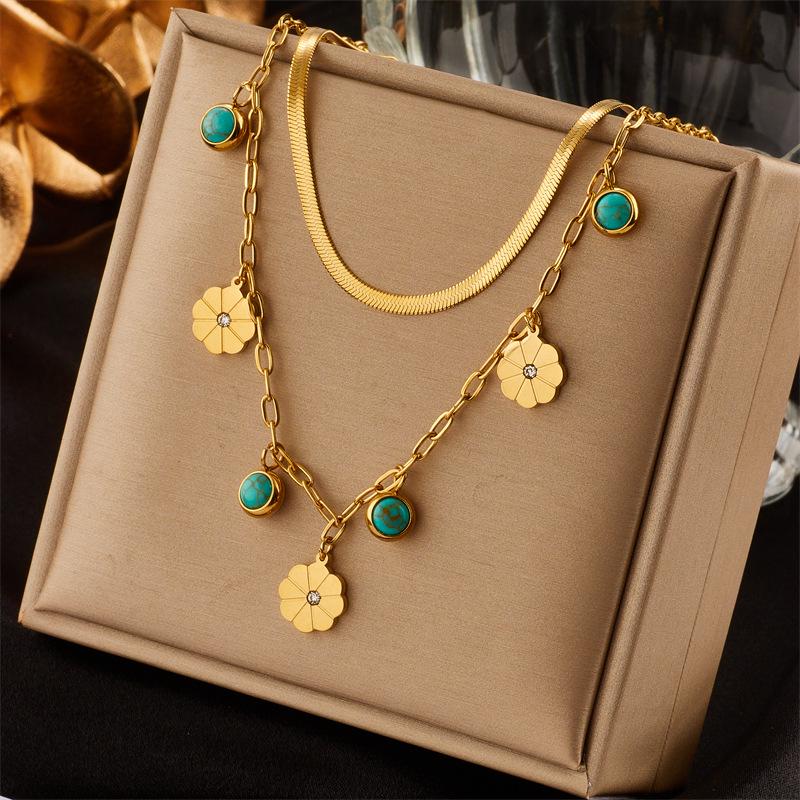 Retro Gold-Plated Double-Layer Butterfly and Pearl Pendant Necklace
