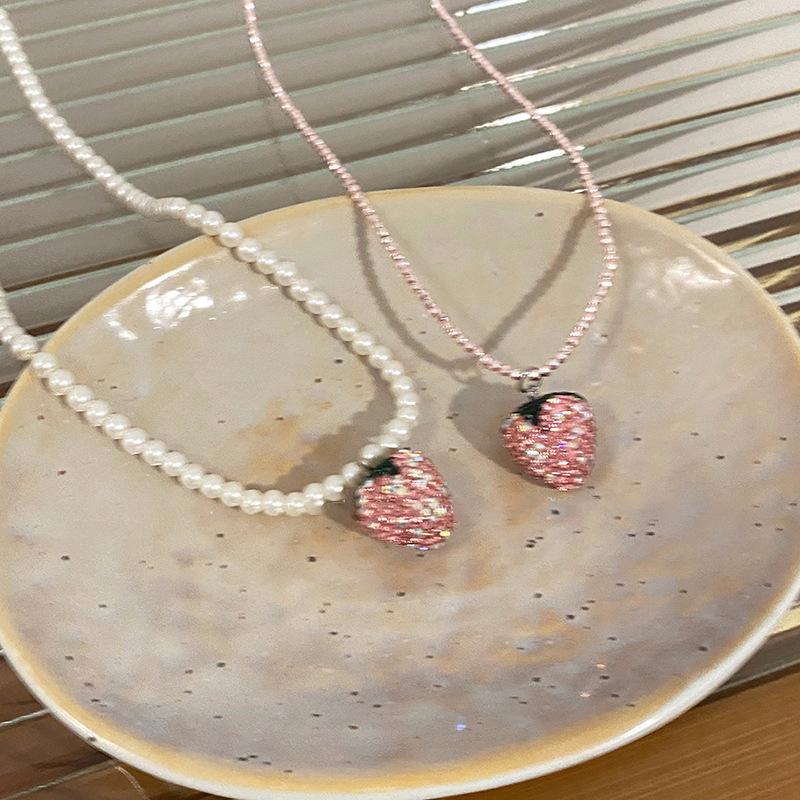 Strawberry Glass Pearl Necklace Fashion Sweet Girl Heart Collarbone Chain Small Fresh Summer Necklace Women
