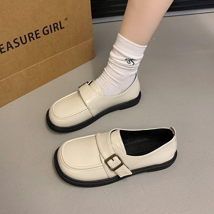 

British style flat white small leather shoes women s 2025 spring and autumn new one-pedal commuter white loafers single shoes 35