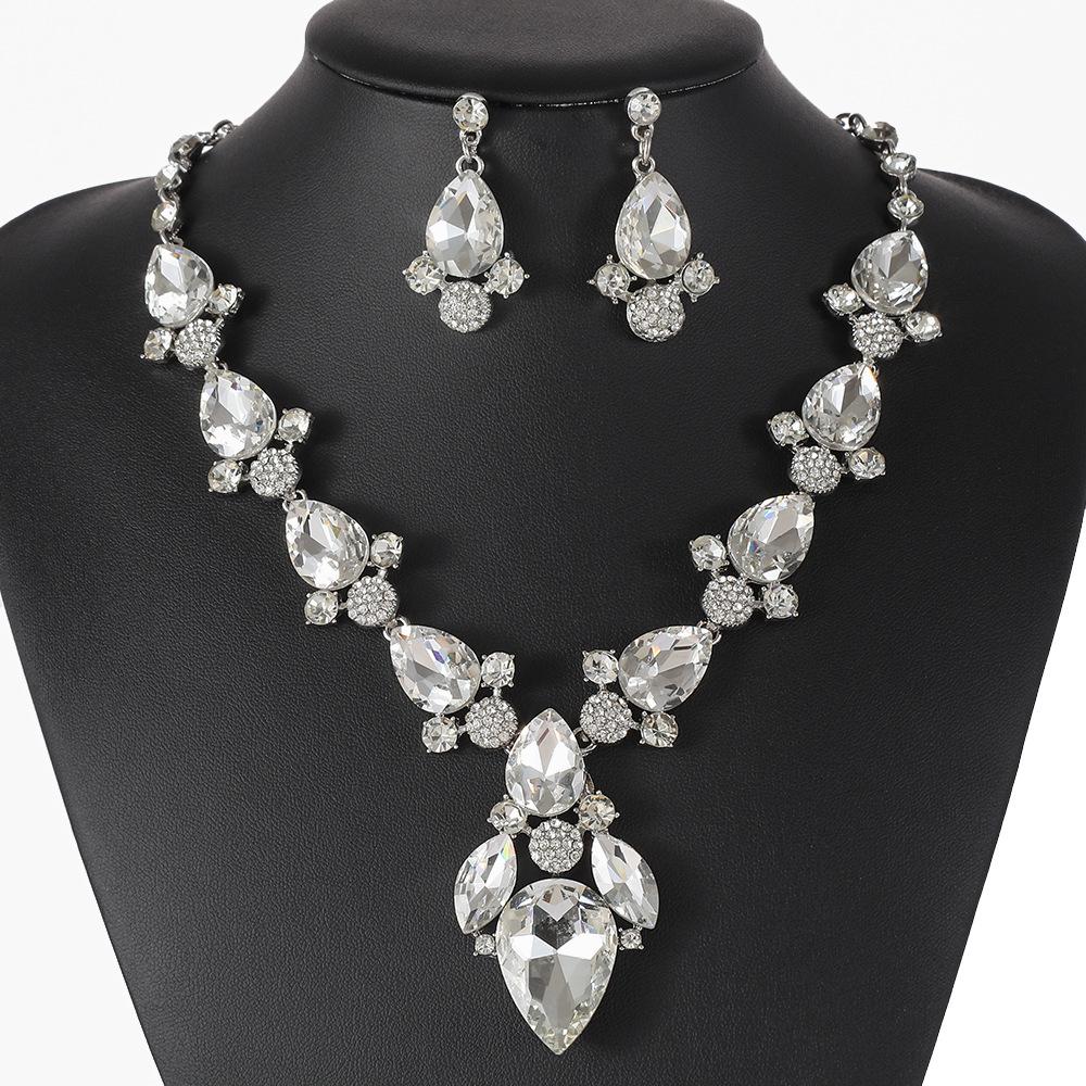 Set Exaggerated Crystal Necklace Earrings Two-Piece Set Alloy Electroplating Jewelry Accessories