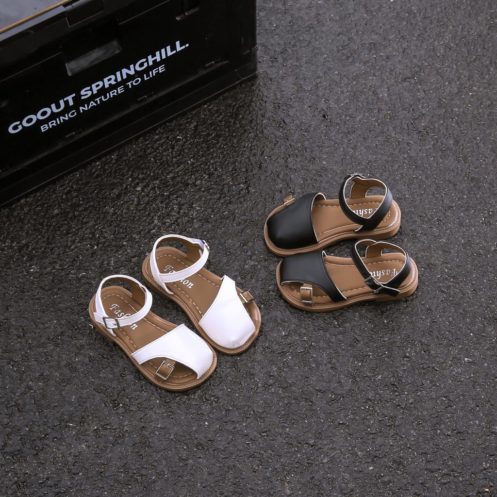Kids Strappy Sandals for Girls 2025 Summer Non-slip Toes Capped Toddler Barefoot Shoes Elegant Retro Girls Garden Party Sandals