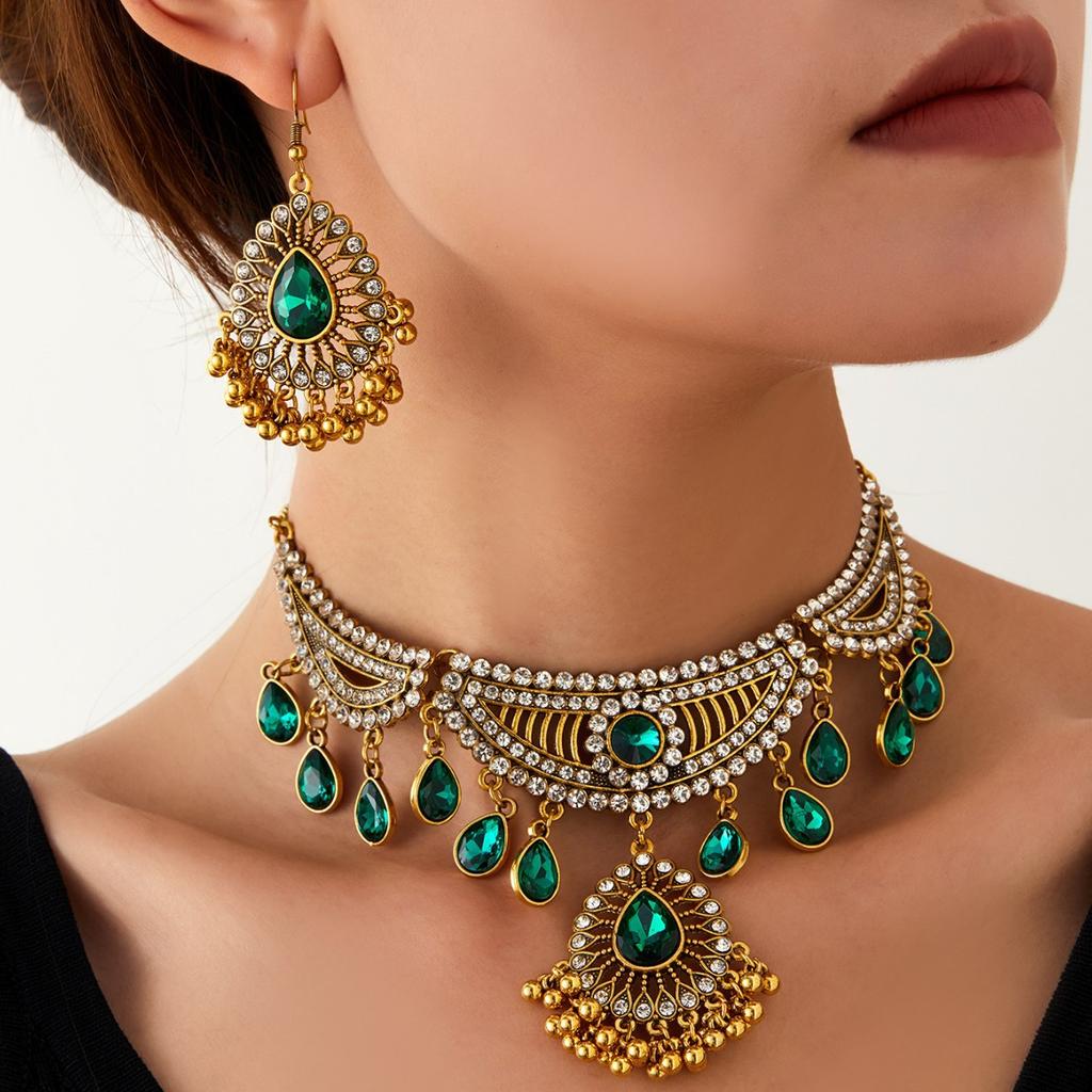 Vintage Bohemian Rhinestone Necklace Set Light Court Style for Women