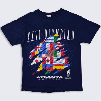Atlanta Olympics Vintage 90er Jahre Flaggen Nationen T-Shirt - XXVI. Olympiade 96 - Single Stitch Dunkelblau Hanes Beefy Tee - Größe : M - VERSANDKOSTENFREI