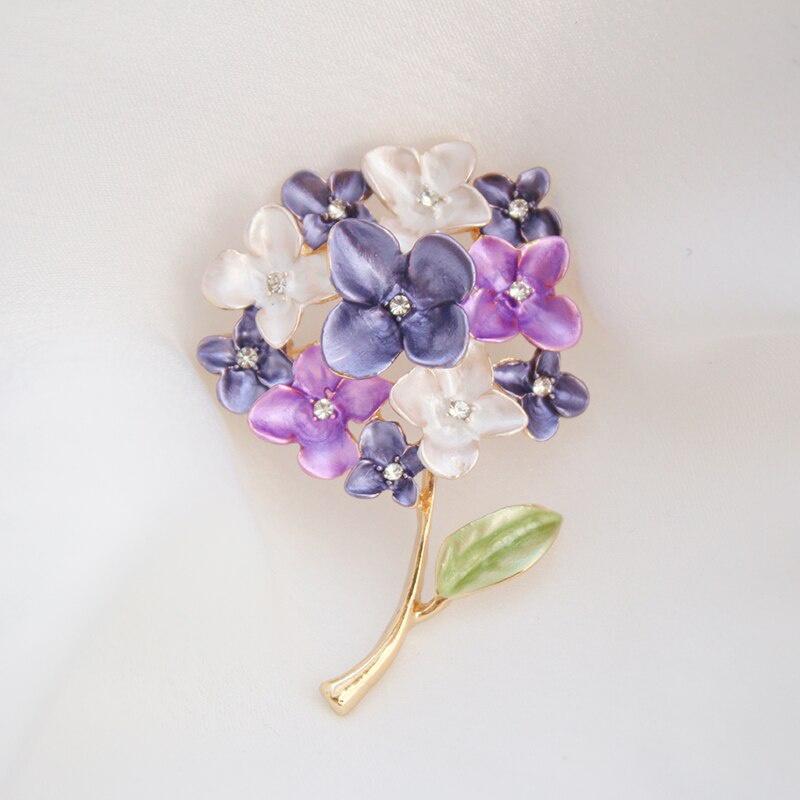 Creative Retro Enamel 3 Colors Plum Brooches Pin Alloy Dripping Oil Collar Flower Brooch Woman Mothers Day Gift