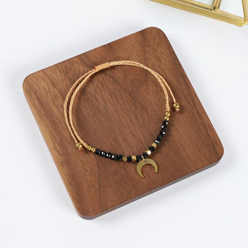 

Niche design style simple crystal necklace retro moon pendant exquisite personality collarbone chain accessories women