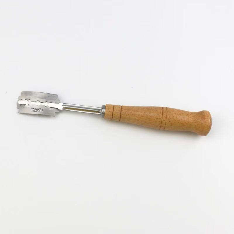 Brotritzmesser mit Holzgriff – Teigform- und Musterwerkzeug zum Backen