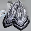 Foulard quadrato in seta stile influencer: Sciarpa da collo da donna alla moda, Sciarpa, Protezione solare, Garza stampata, Accessorio per abbigliamento professionale