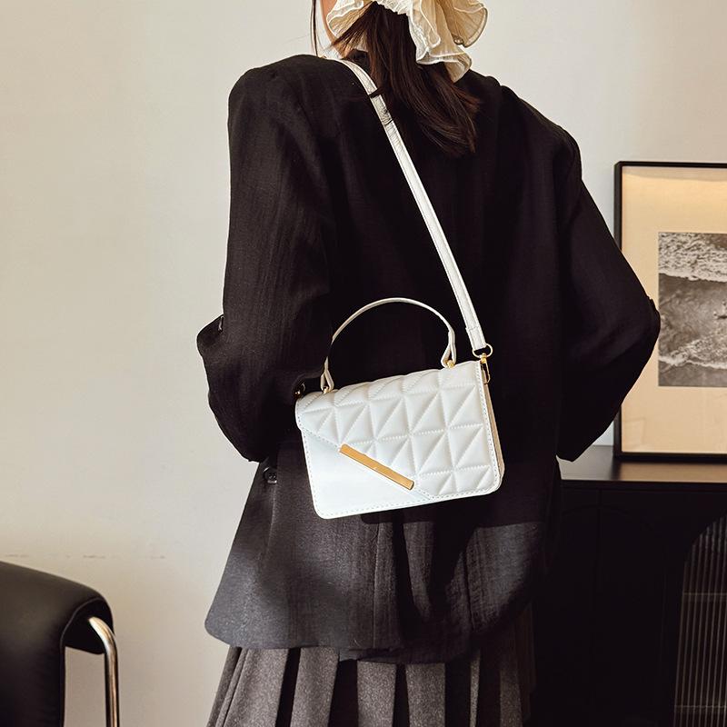 Women's diamond embroidery thread fashion small bag Women's 2025 shoulder messenger bag texture is popular this year portable small square bag