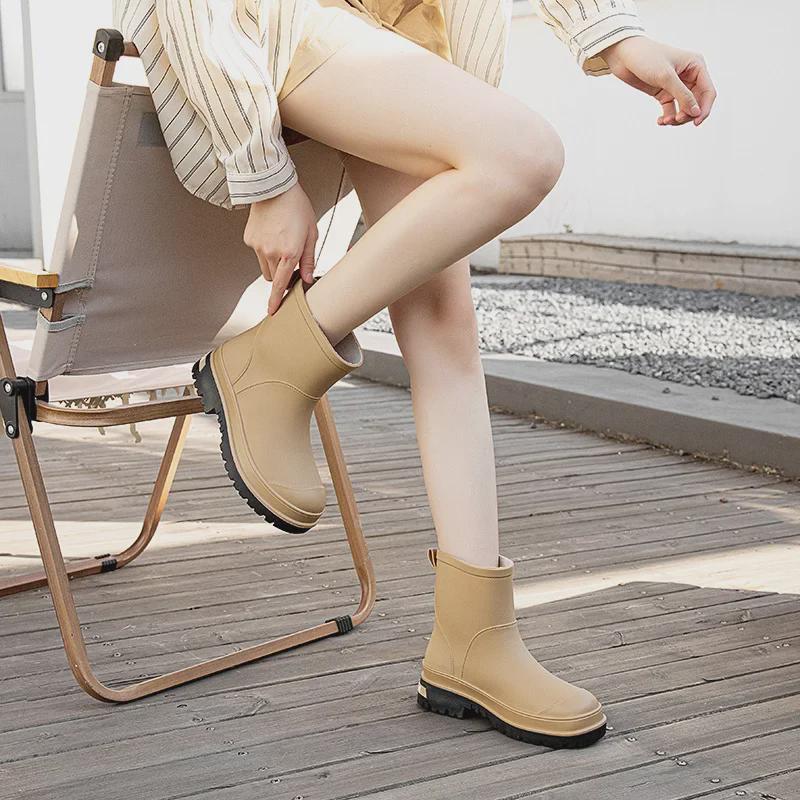 Cizme de ploaie de damă japoneze și coreene transfrontaliere: Impermeabil, Antiderapant, Rezistent la uzură, Talpă moale, Confortabil pentru utilizare în exterior și în interior.