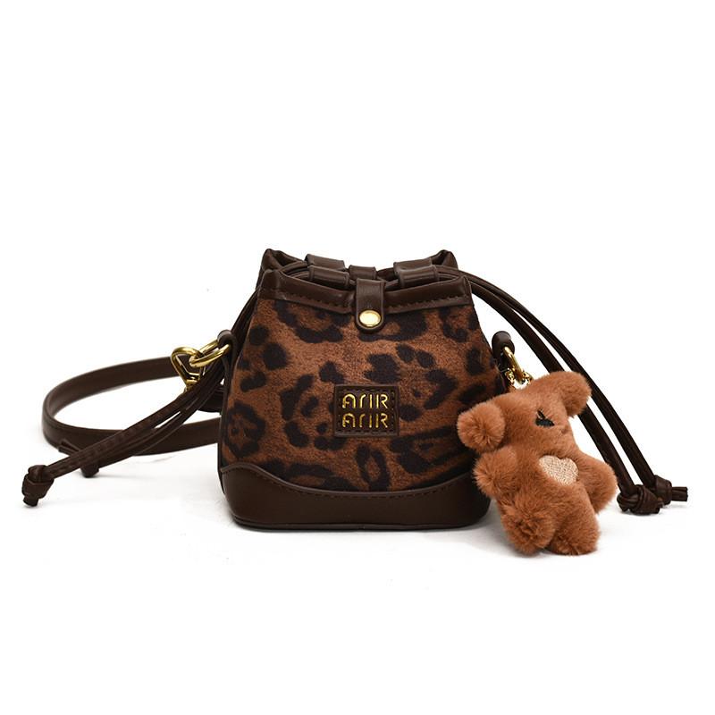 Mini Stylish Pu Backpack For Kids Featuring Breathable Material And Chic Colors