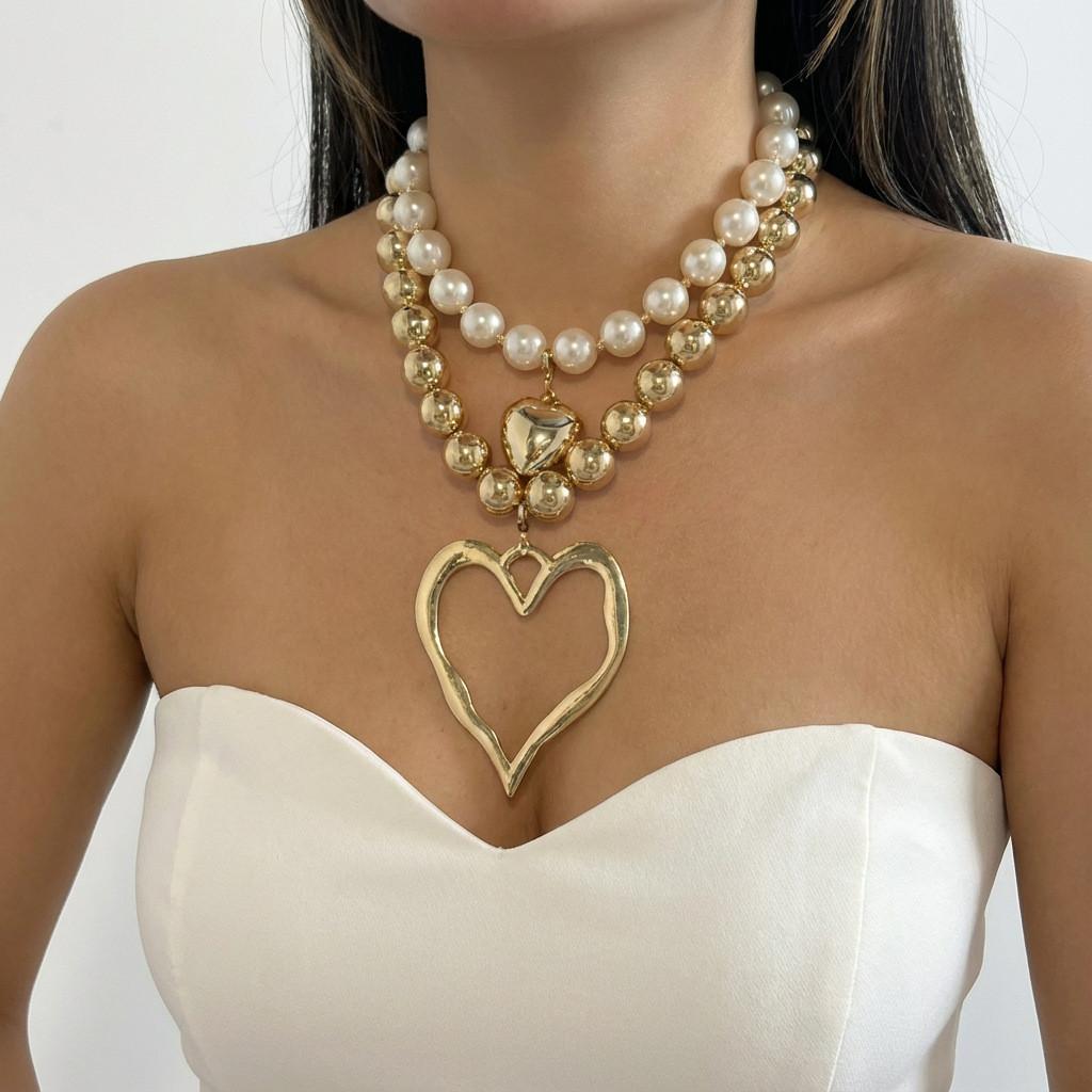 Exquisite Gold Heart Pendant Necklace For Women With Zinc Alloy Fruit Design