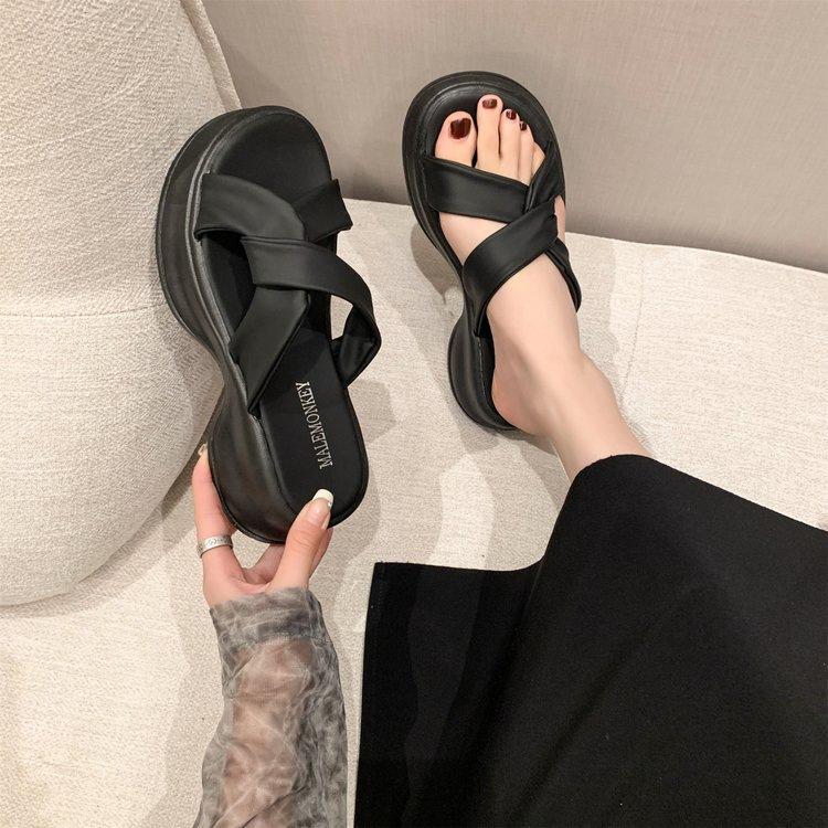 Thick-soled Cool Slippers Women's Fashion 2025 Summer New Fairy Style with Skirt Muffin Bottom Beach Roman Shoes
