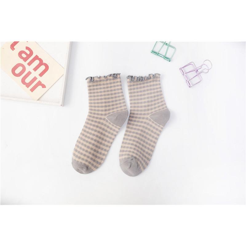 Female Spring and Autumn Vintage Square Checked Fungus Lace Lovely College Wind Tube Cotton Socks