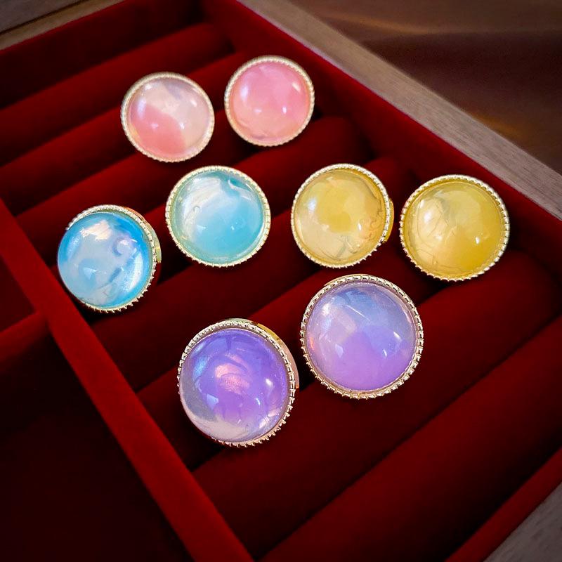 

Fresh Candy Color Resin Round Stud Earrings in Simple Geometric Design for Women