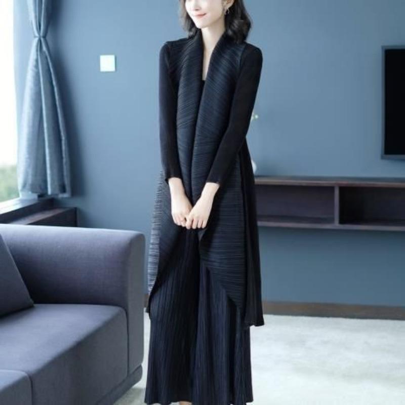 Wrinkled Jacket for Spring Wear, New Lapel, Long Sleeved, Medium Length Trench Coat, Loose Fit, Oversized for a Slimming and Stylish Look