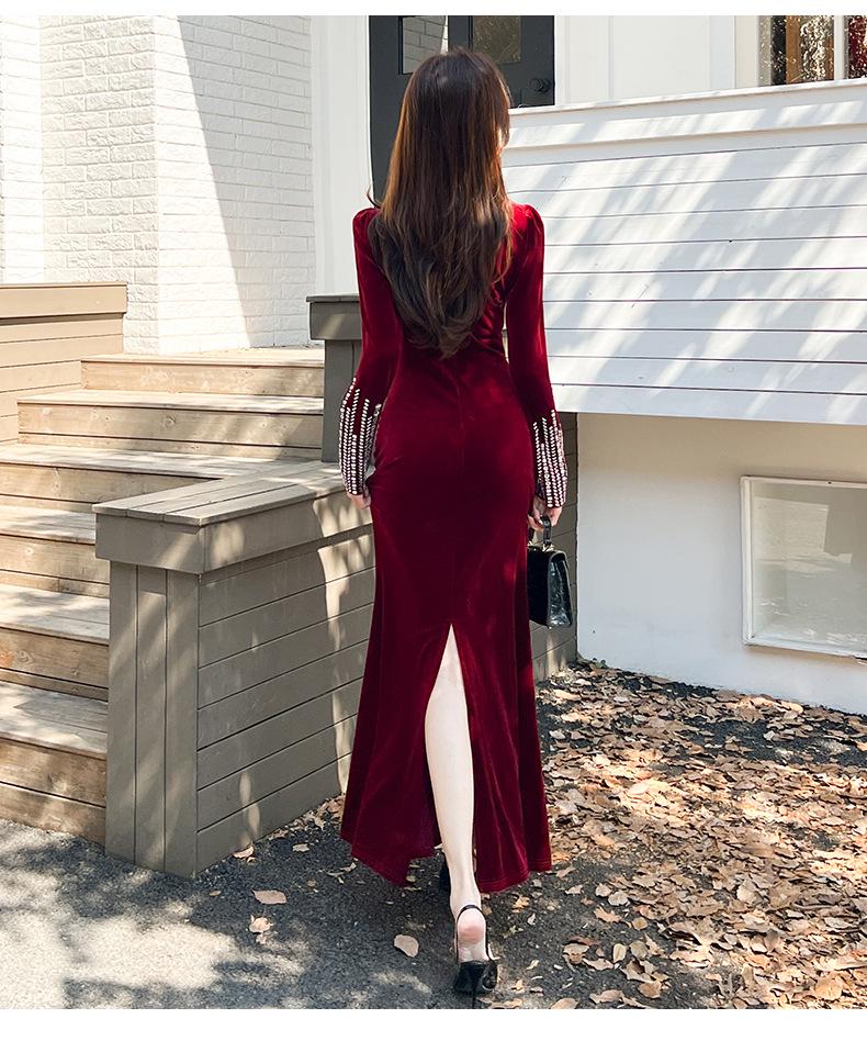 Autumn 2025 Gold Velvet Bodycon Dress with Hot Drill Design