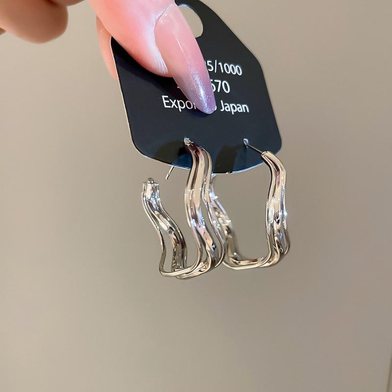 Silver Needle Wave Irregular Round Pendant Metal Earrings Fashion Versatile Earrings Niche Design Earrings
