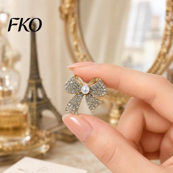 Strong Buckle Badge Brooch Pin, 3D Bow Design with Imitation Pearl, Long-lasting Pin for Coats Shirts Bags Accessories