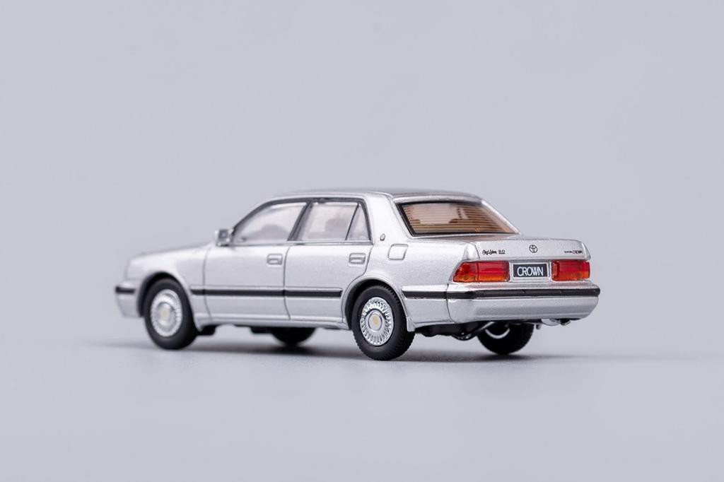 Gaincorp Products 1/64 Scale Toyota Crown JZS155 LHD Silver Finished Model KS-012-67