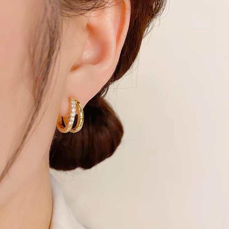 Japan and Korea fashion double-layer hollow zircon circle exquisite ear buckle small and versatile design temperament trendy earrings