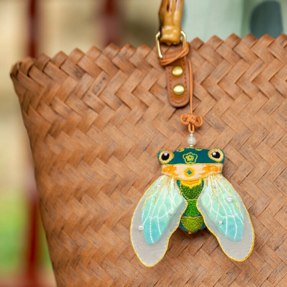 Koi Barış Maskotu, İşlemeli El Yapımı, Kendin Yap Malzeme Paketi, Altın Cırcır Böceği Tütsü Kesesi, El Tipi Kolye, Şanslı Hediye Kesesi