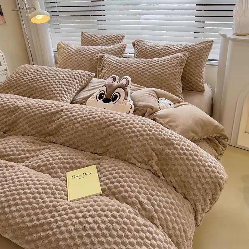 

Arrival Comfortable Plaid Mother and Baby Grade Cartoon Doudou Velvet Duvet Cover Four-Piece Set Thickened Heattech Student Dormitory Three-Piece Set Pair of pillowcase Khakis